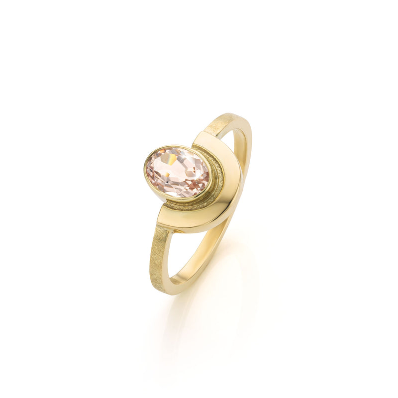 Geelgouden 'U' ring met Morganiet