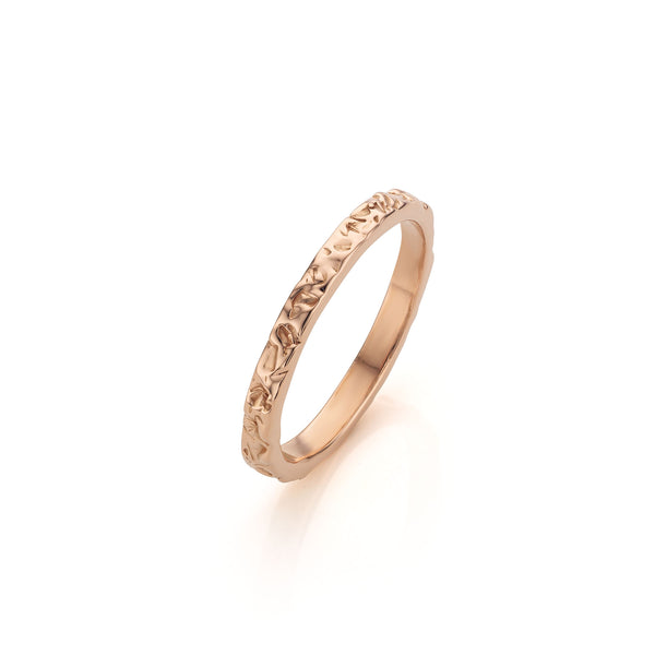 Structuur ring in 14 karaat goud
